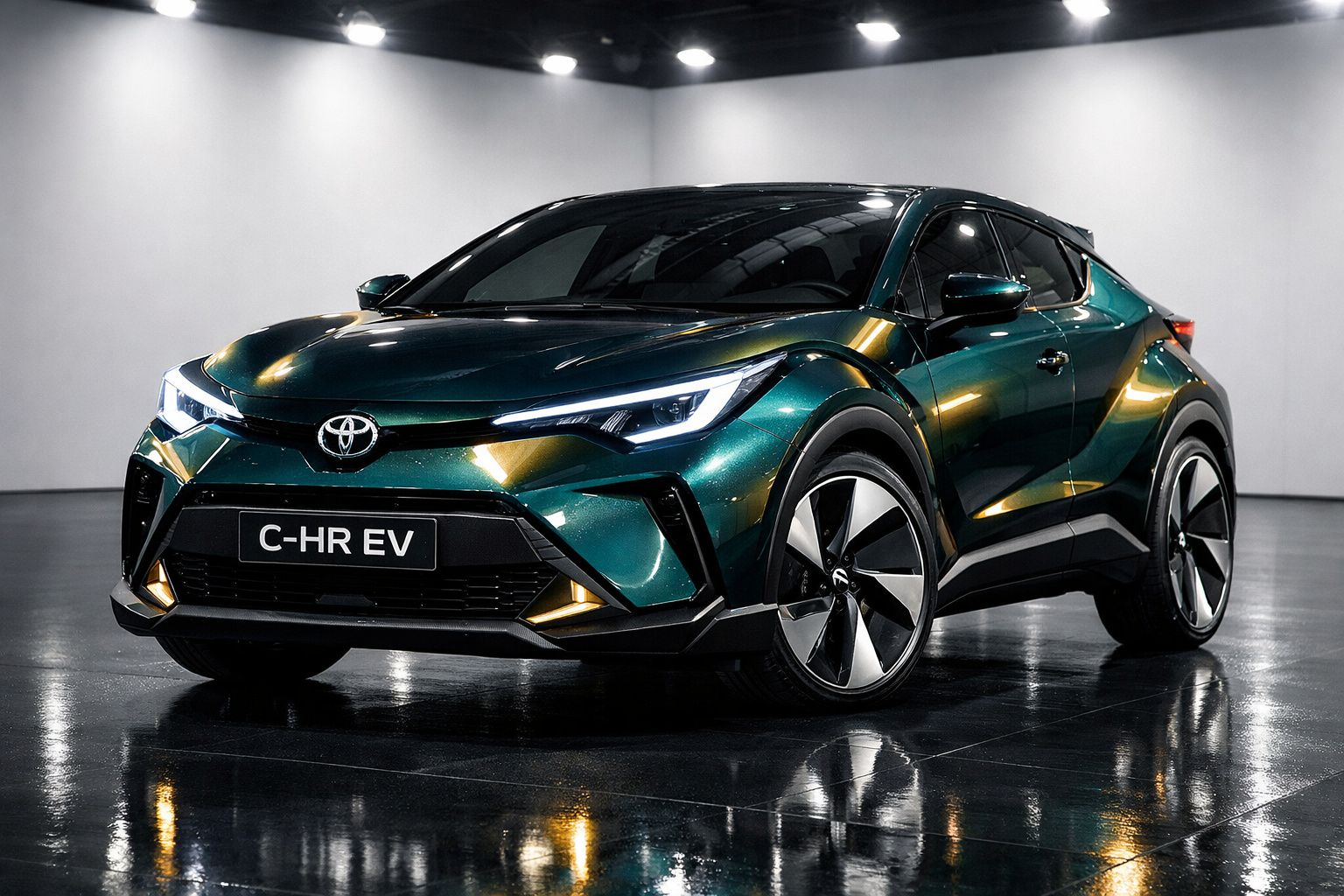 Carro elétrico Toyota C-HR EV verde metálico exibido num showroom com luzes refletidas.